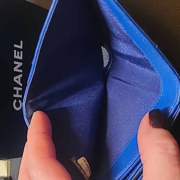 CHANEL RARE VINTAGE 2012 HERE MARK CC MATELASSE PATENT LEATHER W/ COIN PURSE - Picture 14 of 17